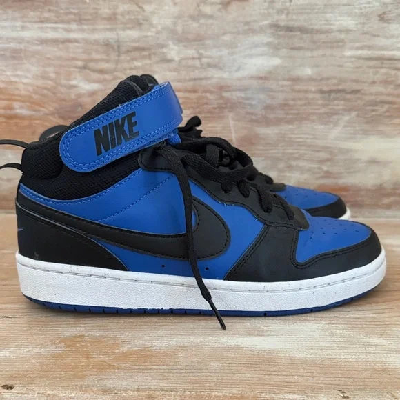 Nike Kids Black and Blue High-Top Sneakers - like new- size 5 youth - Picture 3 of 8